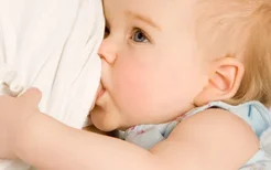 婴儿湿疹的原因是什么？婴儿湿疹的症状表现有哪些？