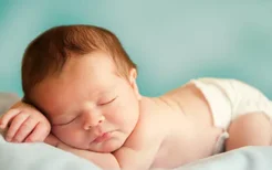 婴儿出生后需要补充什么维生素？婴儿吃维生素d要吃多久？