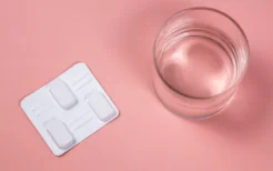 吃避孕药避孕的原理是什么？服用避孕药有什么副作用？