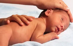 婴儿什么时间洗澡最好？,婴儿洗澡时需要注意什么？