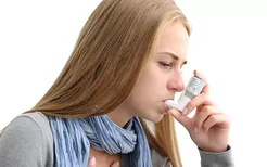 鼻炎的症状有哪些？鼻炎哮喘咳嗽的原因是什么？