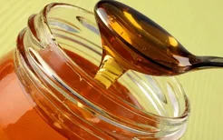 蜂蜜洗脸有什么好处？蜂蜜洗脸可以防止毛孔粗大吗？
